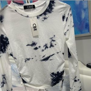 marble print white cinched top
